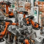 Ligne de production automatisée dans une usine d'assemblage automobile moderne avec équipements technologiques
