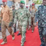 Assimi Goïta, Ibrahim Traoré et Abdourahamane Tiani lors du sommet de l'AES à Bamako