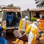 Agent sanitaire dans le centre de traitement Ebola de Médecins sans frontières à Mongbwalu, en Ituri, RDC