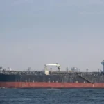Le pétrolier DF Peak, navire suspect de la flotte fantôme russe, en mer