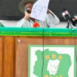 Membres de l'opposition ivoirienne en réunion de travail autour d'une table