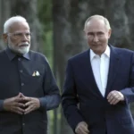 Le Premier ministre indien Narendra Modi et le président russe Vladimir Poutine en discussion lors d'une rencontre officielle