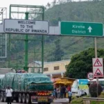 Conteneurs de marchandises dans un port africain illustrant le commerce extérieur du Rwanda